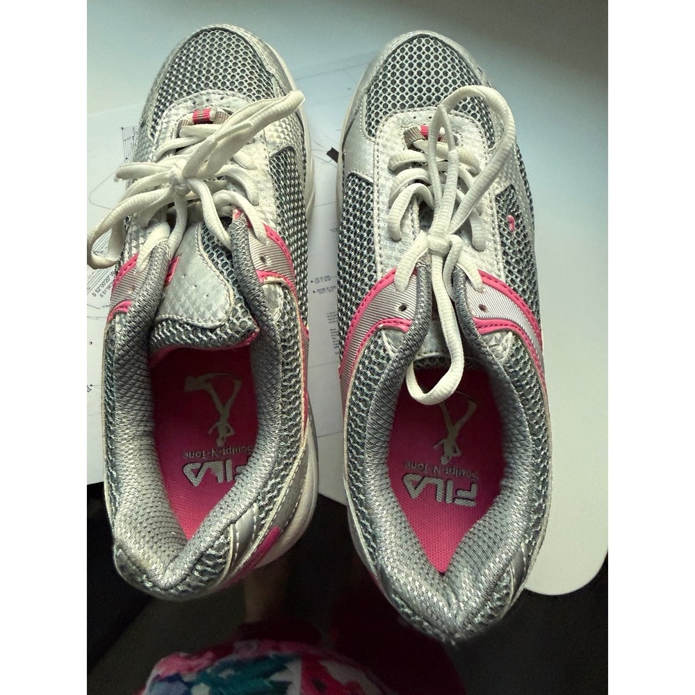FILA Sneakers Size 8.5